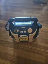 everstart maxx 700 amp jump starter