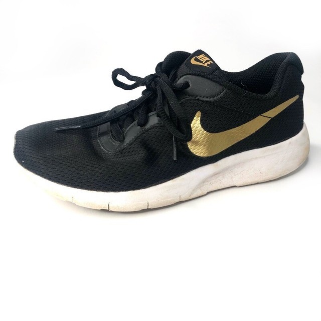 nike tanjun gold black