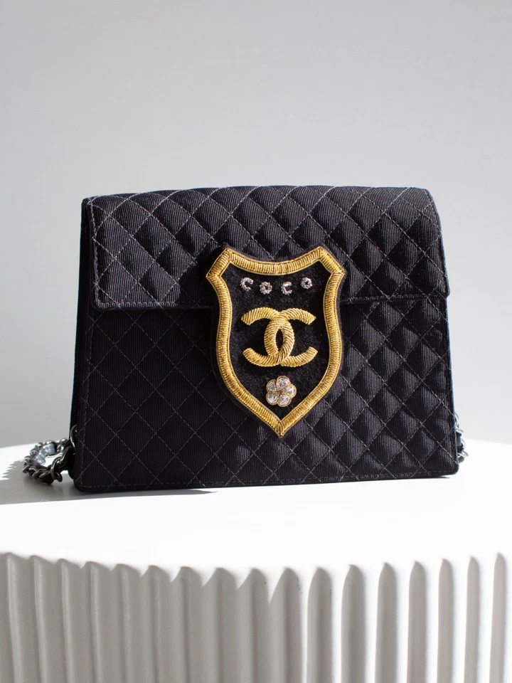 Chanel Cruise 2005 Trapeze Quilted Black Coco CC Camellia Crest 05C Mini Bag - Image 4 of 4