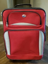 American Tourister Zoom Softside Expandable Wheels Carry On Luggage 22"x15"x7"