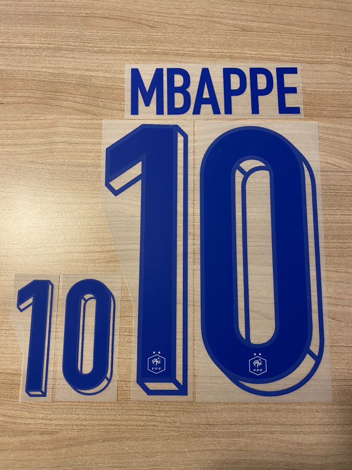 Flocage officiel MBAPPE N°10 EURO 2024 EQUIPE DE FRANCE away blanc en velours pour maillot adulte