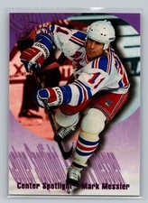 1994-95 Flair #8 Mark Messier Center Spotlight