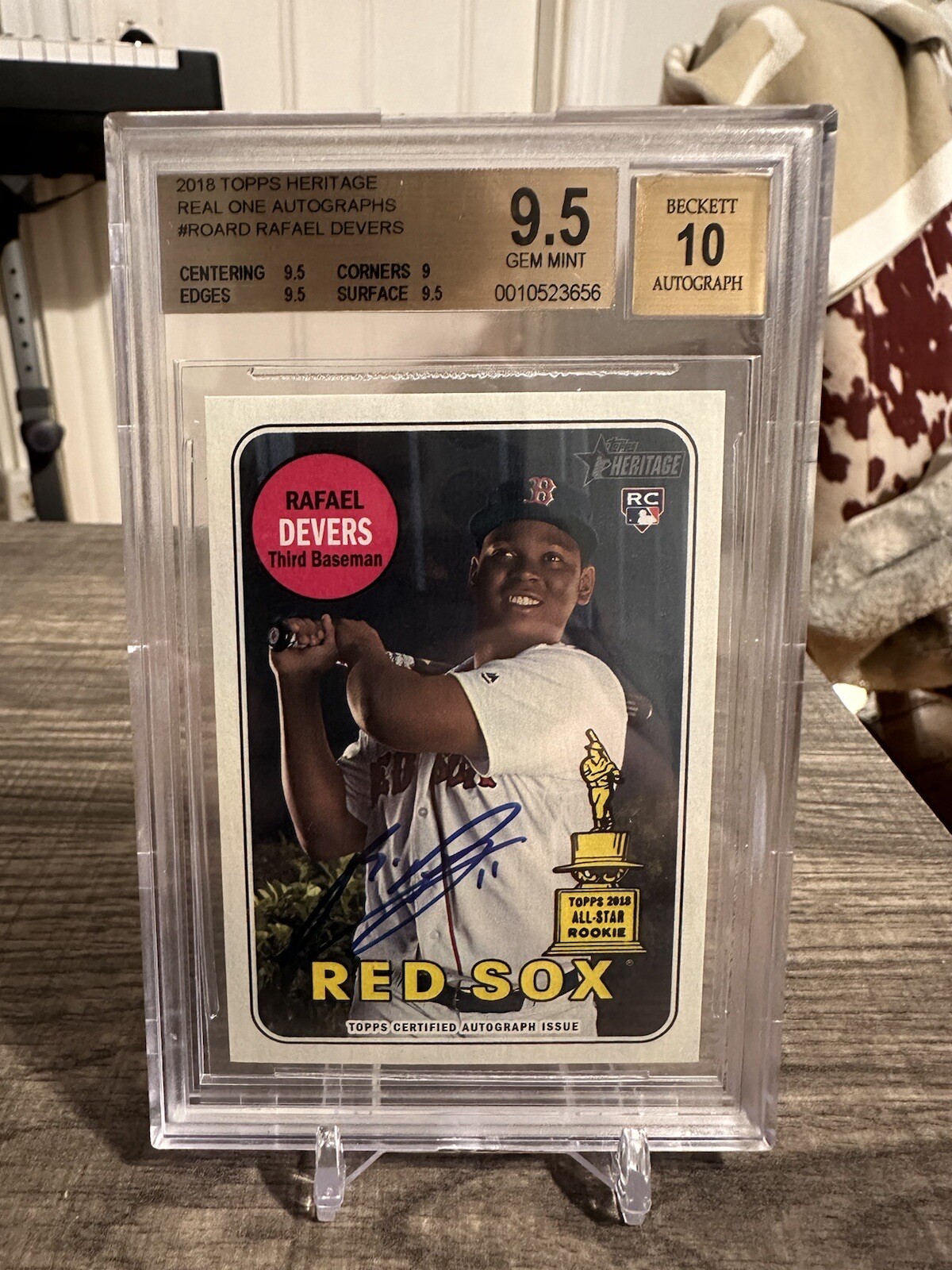 RAFAEL DEVERS BGS 9.5 2018 TOPPS HERITAGE ROOKIE REAL ONE AUTOGRAPHS AUTO RC