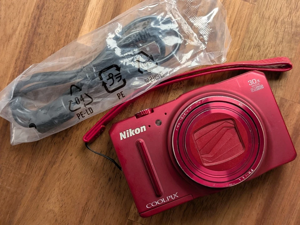 MINT Nikon COOLPIX S9700 16.0MP 30x Zoom Compact Digital Camera Japan Red - Image 2 of 4