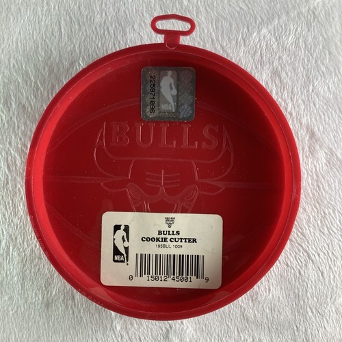 CHICAGO BULLS Cookie Cutter NBA Basketball Fan Sports Perfect 4 Cookie Painting! - Picture 2 of 2