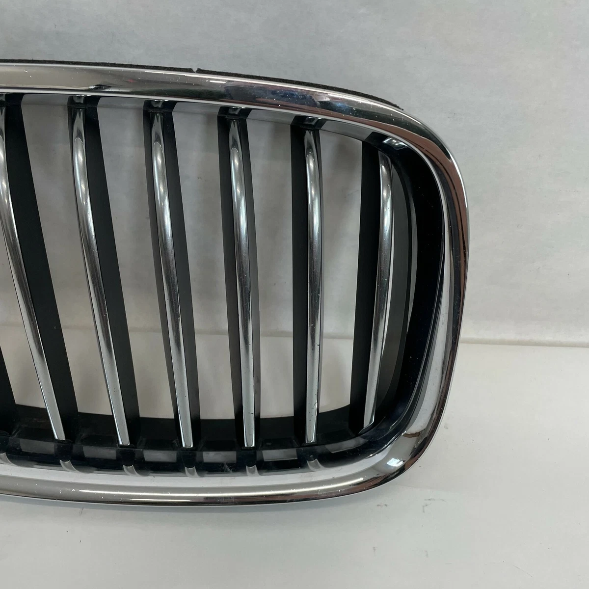 2014 - 2016 BMW 5 GT F07 Radiator Right Chrome Grille 51137336486  
