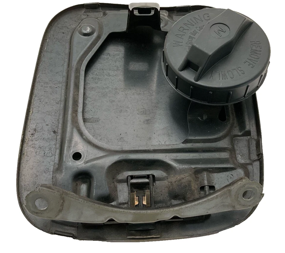 Nissan Pathfinder 2001-2004 puerta del tanque de combustible OEM Foto 4 de 4