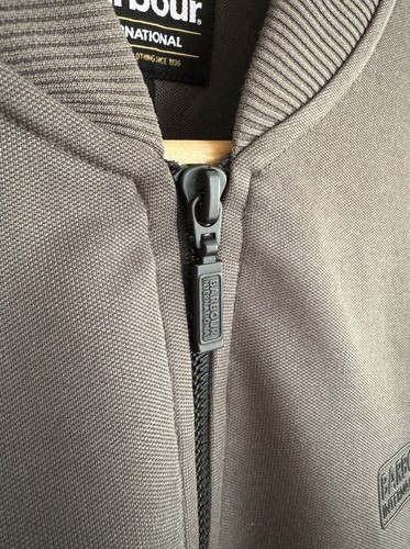 Chaqueta Jumper Barbour International con Cremallera Top con Cremallera Gris/Negra Mediana - Imagen 7 de 14