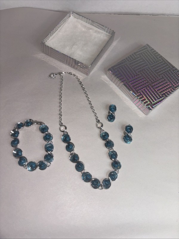 Vintage Blue Faux Apatite Stone 3 pc matching Jewelry Set Demi Parure