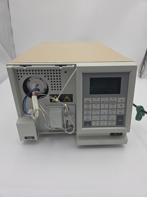 Waters 2487 Dual Wavelength UV/Vis Absorbance Detector HPLC Powers On