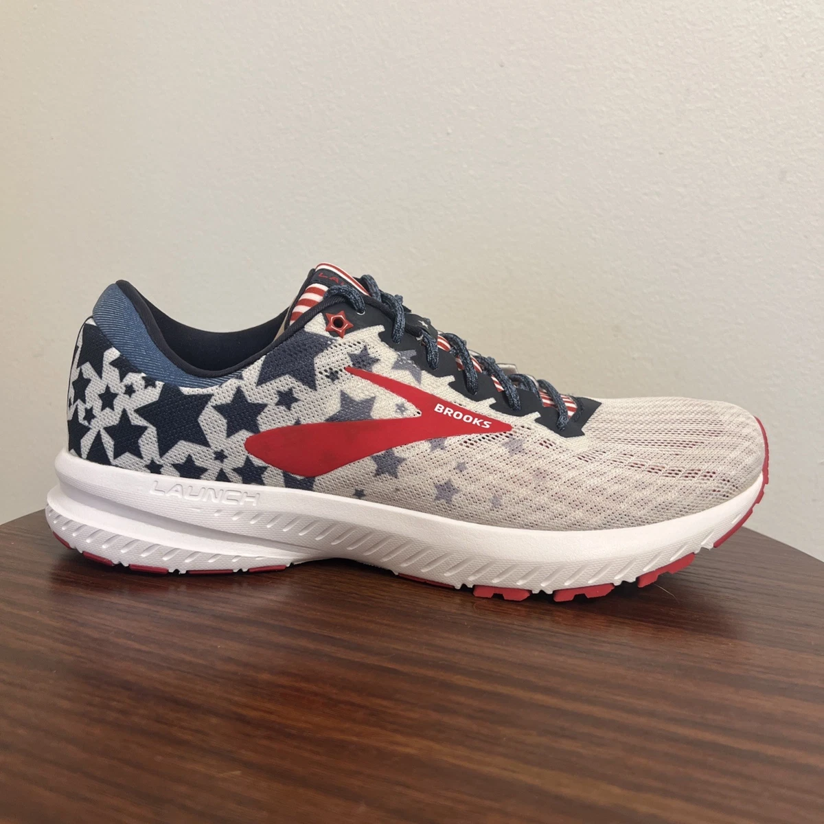 Brooks Launch 6 White Red Navy W for sale | eBay display picture 2