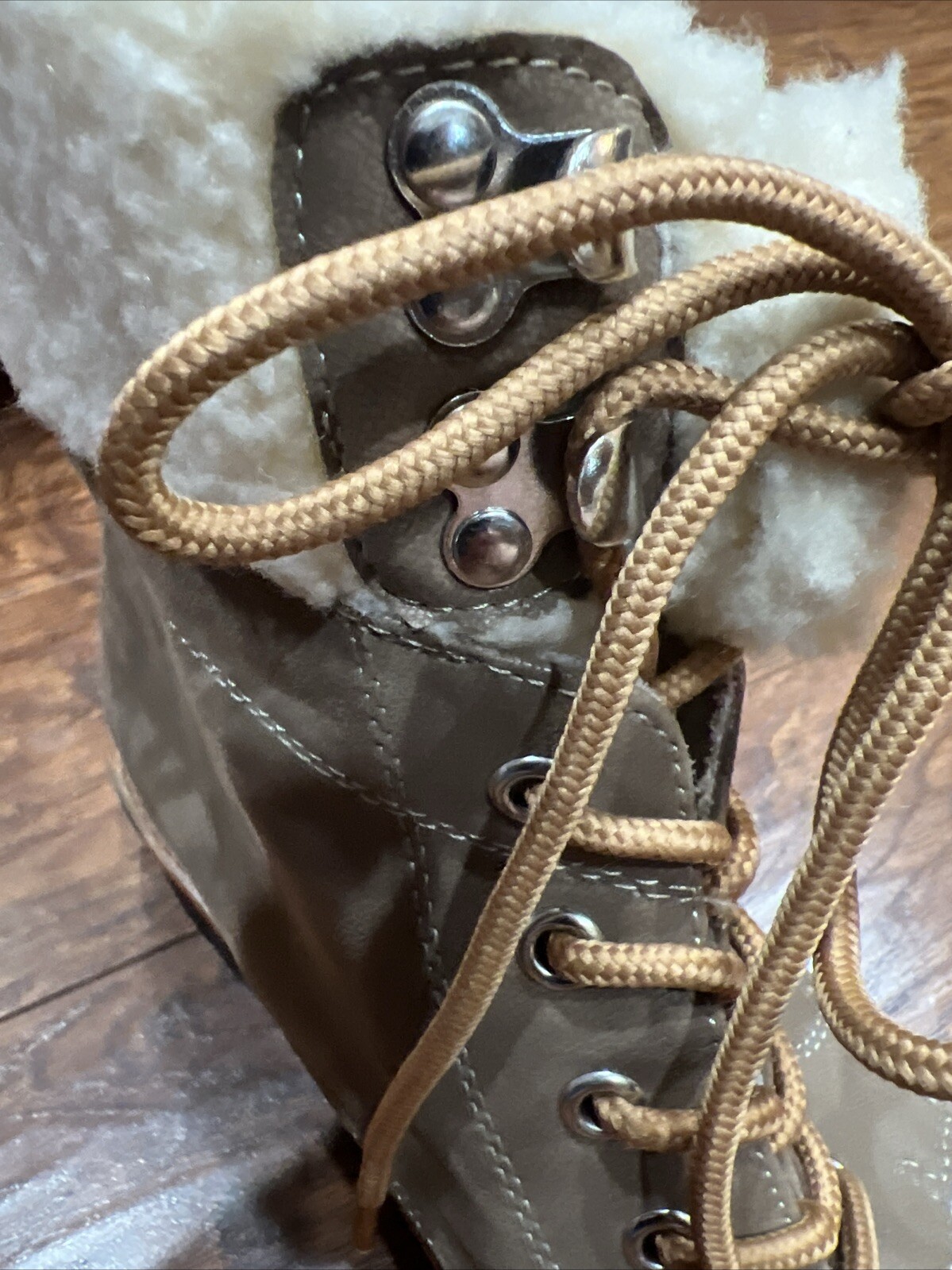 SAOLA Stivali da combattimento donna MIA Regis SHX Taupe sherpa ecopelle taglia 8 suola a strappo