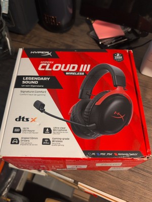 HyperX Cloud III Wireless  Gaming Headset for PC PS5 xbox Mic Is Missing 
