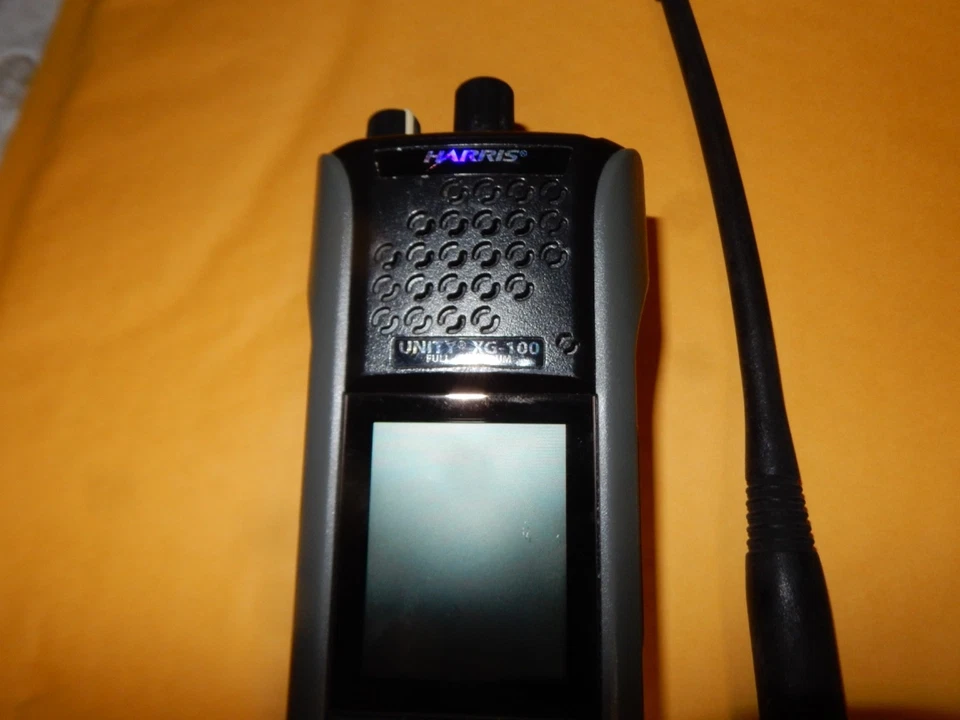 Rádio Harris Unity XG-100 espectro total modelo XP-100F - sem bateria - Imagem 2 de 4