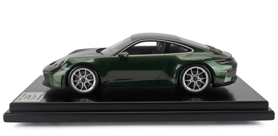1/12 Spark Porsche 911 992.2 GT3 Touring Package Oak Green w/ Display Case - Image 3 of 4