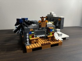 LEGO Minecraft The End Portal 21124 Complete Set 559 Pieces 2016