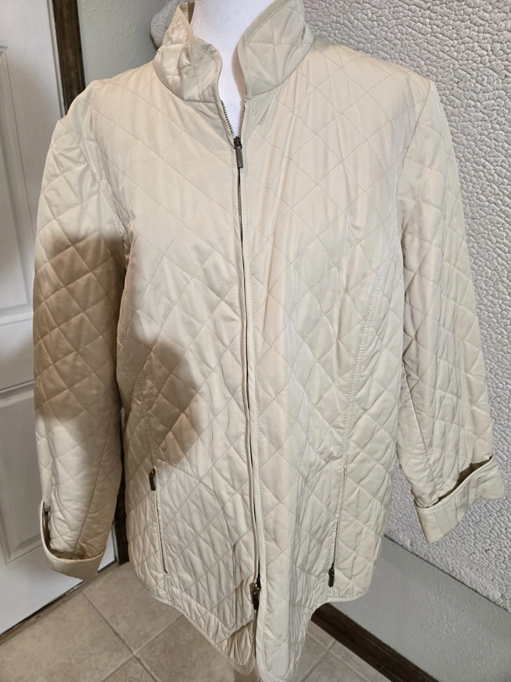 Jaqueta feminina Marina Rinaldi tamanho 23 EUA XL marfim fecho com zíper, acolchoada, bolsos - Imagem 2 de 4