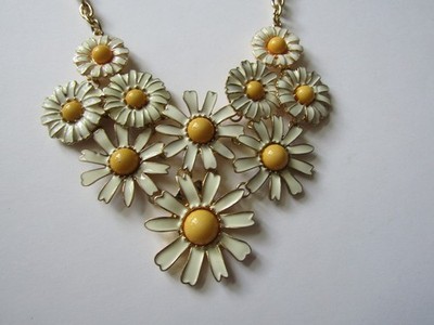 Vintage Flower White Daisy Enamel Cluster Necklace White & Yellow