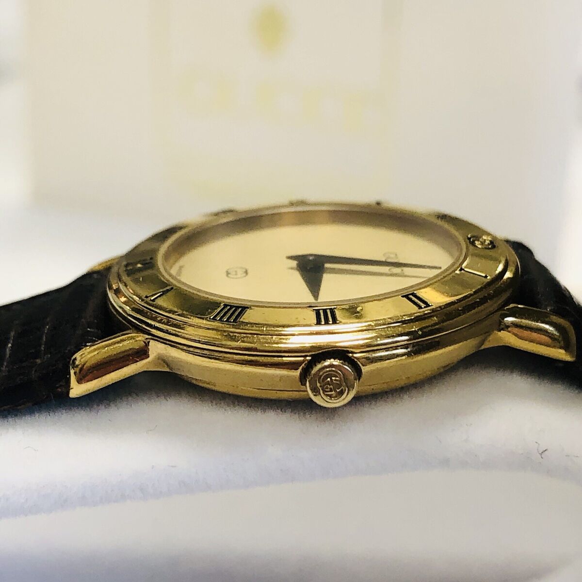 EXC Womens Gucci 3000L Watch Quartz Gold Dial Roman Numeral EXC Womens Gucci 3000L Watch Quartz Gold Dial Roman Numeral