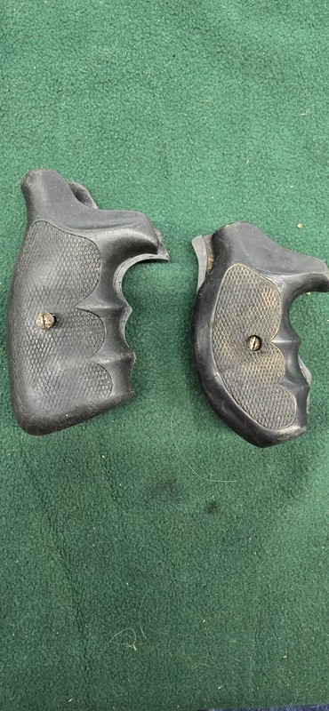 Smith & Wesson One set is  K&L Round Butt Grips