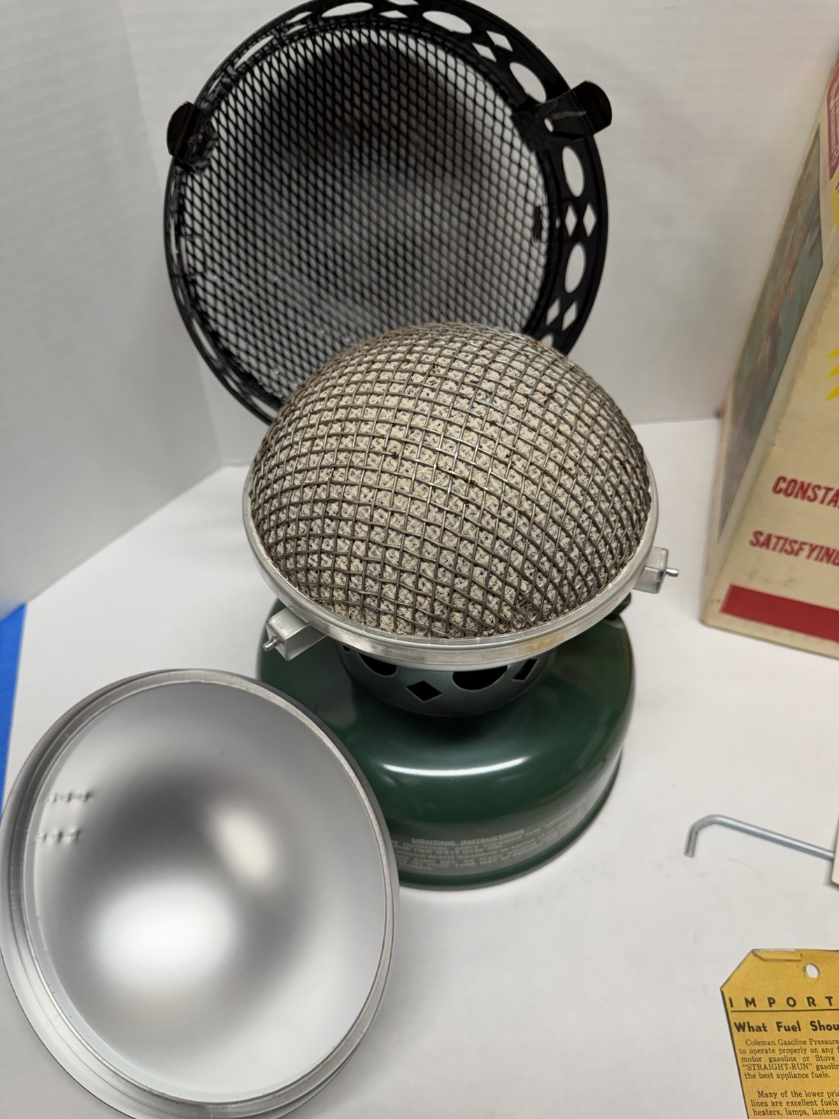 MINT 4-1966 Coleman Catalytic Heater 512-700 3500 BTU Original Box Black Grill