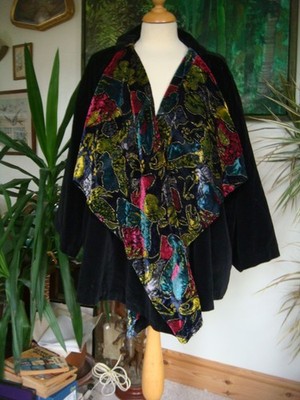 Vintage schwarz Samt Handarbeit Swing Back gefütterte Jacke/Mantel 52''