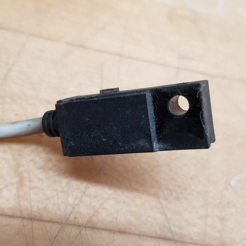 SMC D-H7A2 Auto-Switch, 3-Pin Male Proximity Sensor - USED - Image 4 of 4