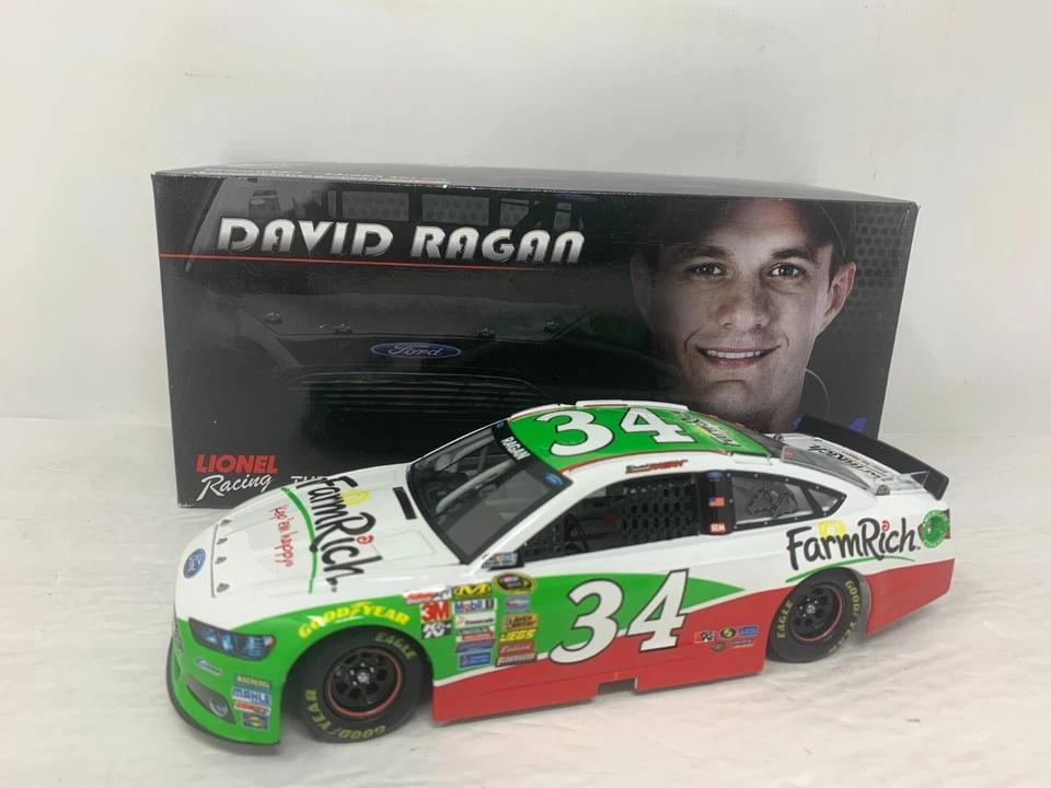 Lionel Racing Nascar #34 David Ragan Farm Rich 2014 Ford Fusion 1:24 Diecast - Image 2 of 4