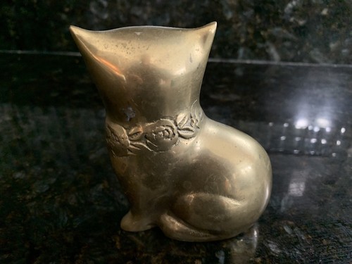 Vintage Mid Century Modern Brass Cat Etched With Rose Collar MCM Niche Patina - Picture 2 of 3
