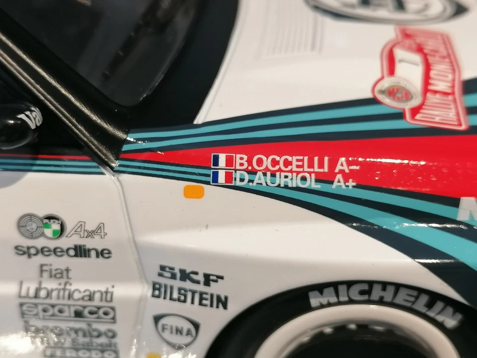 Ixo 1/18 Lancia Delta HF Rally 4WD 16v Auriol Occelli Winner Montecarlo 1990 Box - Immagine 4 di 4