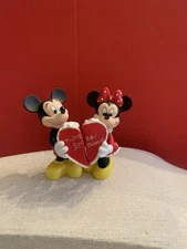 Mickey & Minnie Lenox salt & Pepper set- Be Mine- NIB