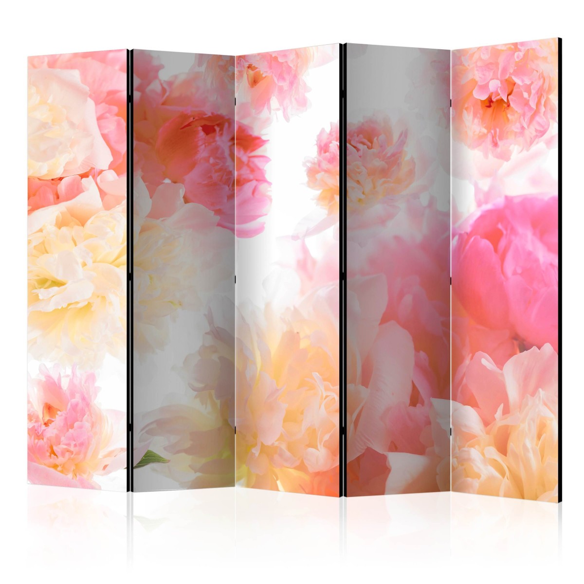 Paravent 5 volets fleuri pour créer un coin dressing dans la chambre