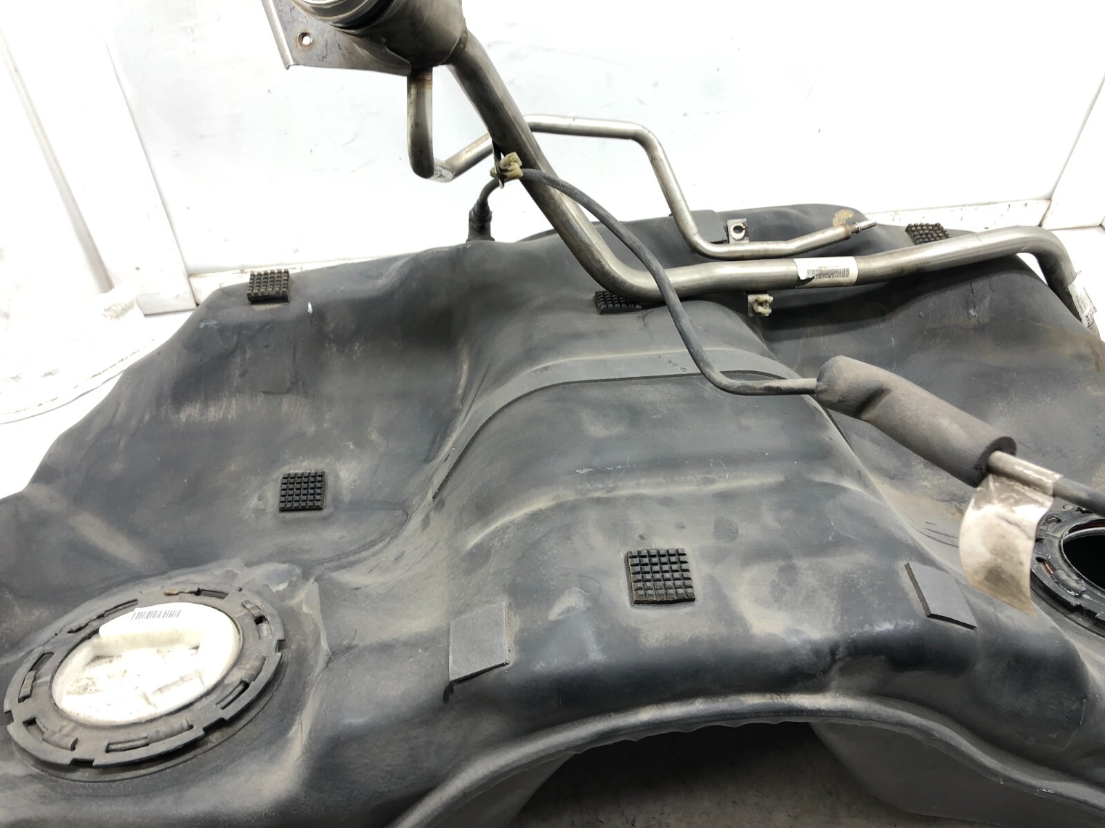 2014-2017 MASERATI GHIBLI FUEL GAS TANK RESERVOIR OEM.