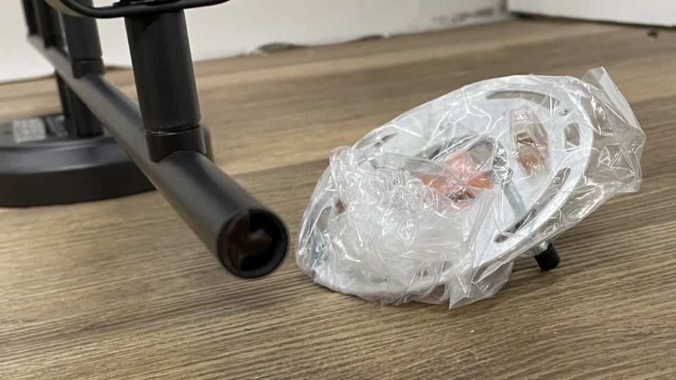 Canarm IT622A04ORB10 Polo 4 Light 29" Wide Fixed Rail - READ- - Image 2 of 4