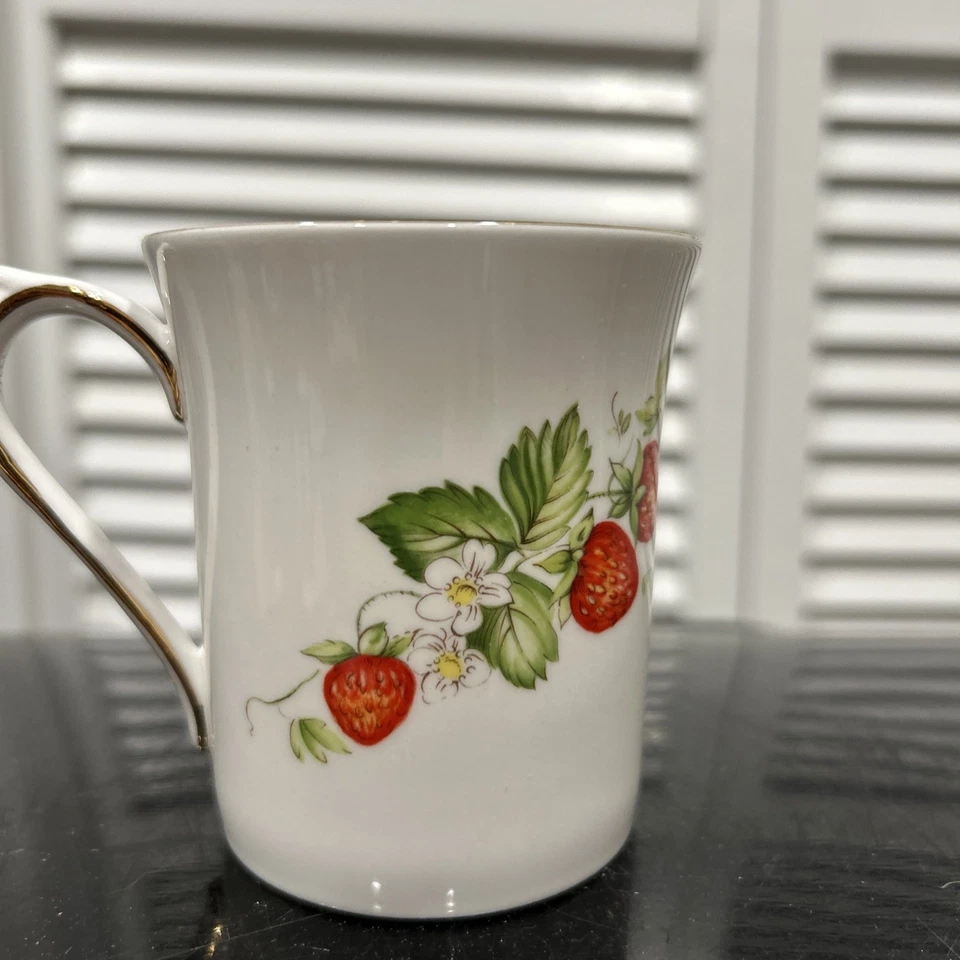 Vintage Virginia Strawberry Queens Rosina Fine Bone China Tea Coffee Cup England - Image 3 of 4