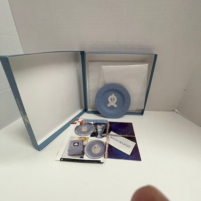 Wedgwood Blue Jasperware Reckitt's Colours Ltd 1884-1984 Centenary Plate Boxed