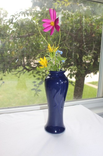 Haeger 1990’s MCM Art Pottery Dark Navy Blue Ribbon Design Keramik Vase 8,5”T - Bild 9 von 14