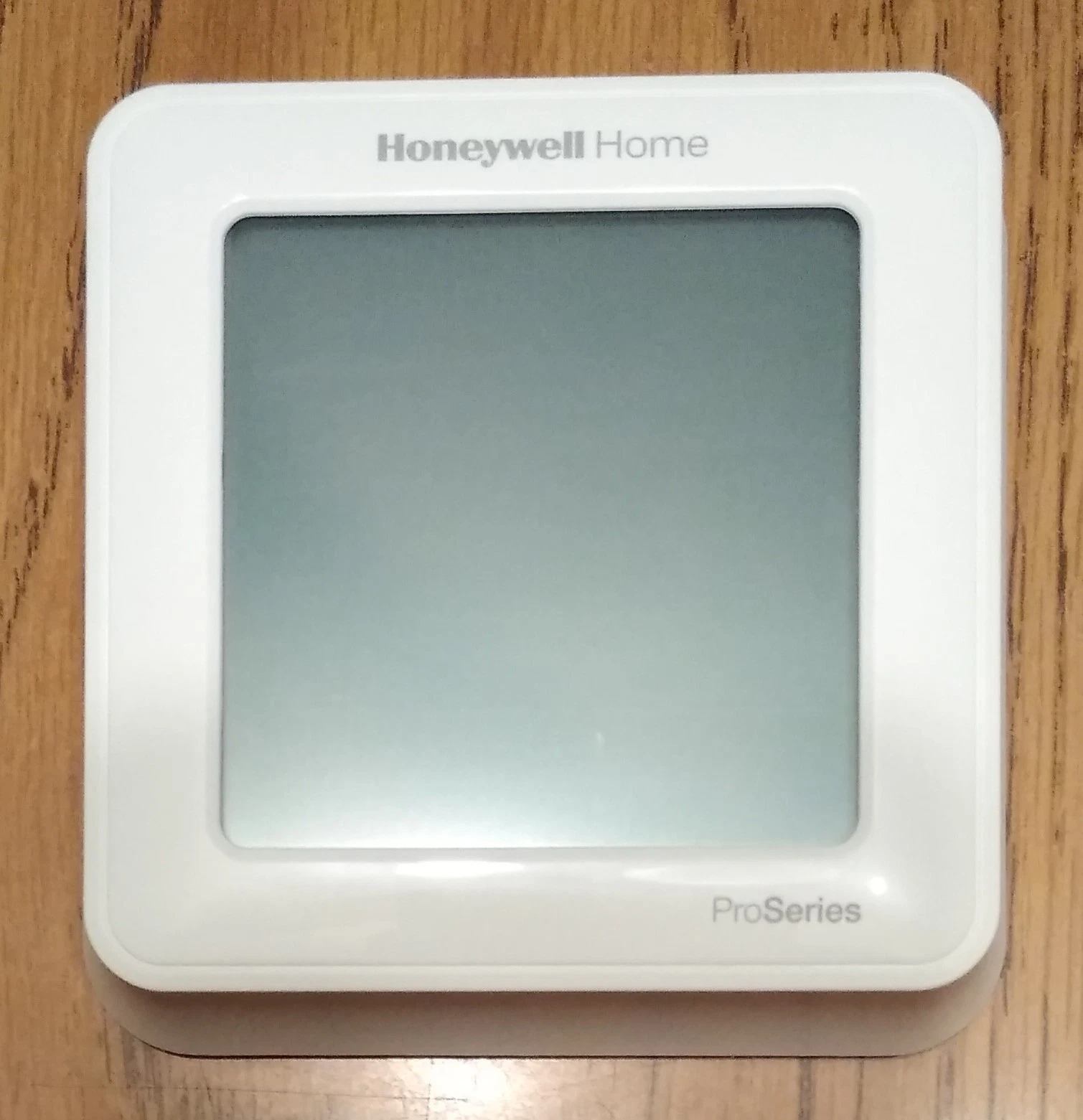 Honeywell TH6220WF2006 T6 Pro Wi-Fi Programmable Thermostat Homekit