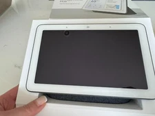 Google Home Hub chalk GA00515-US used in original box