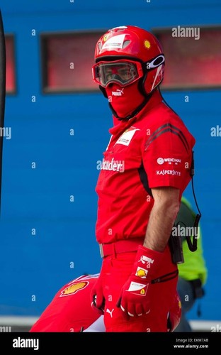 F1, FORMULA 1 SCUDERIA FERRARI F1 TEAM BALACLAVA PUMA SIGNED CHARLES LECLERC - Picture 8 of 8