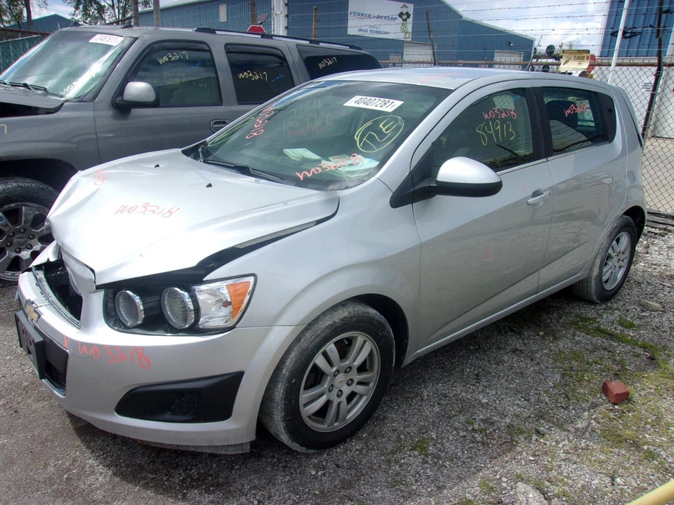 二手右后门玻璃后部配件:2012 雪佛兰 Sonic Htbk 右后级 — 第 4/4 张图片