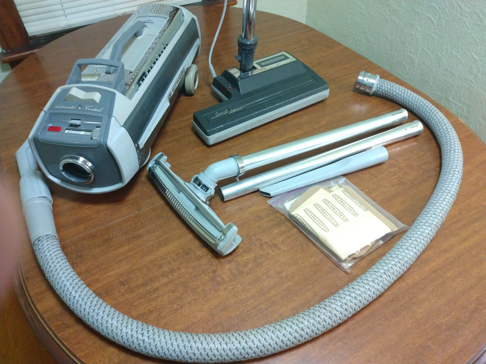 Electrolux Silverado DELUXE Canister Vacuum Cleaner w/ Hose CLEANED