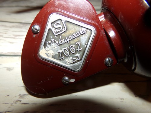 Vintage Shakespeare Fishing Reel 2062 NL2 Burgandy - Picture 3 of 10