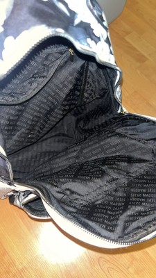Steve Madden Flower Pattern Quilted Backpack Black And White  display picture 3
