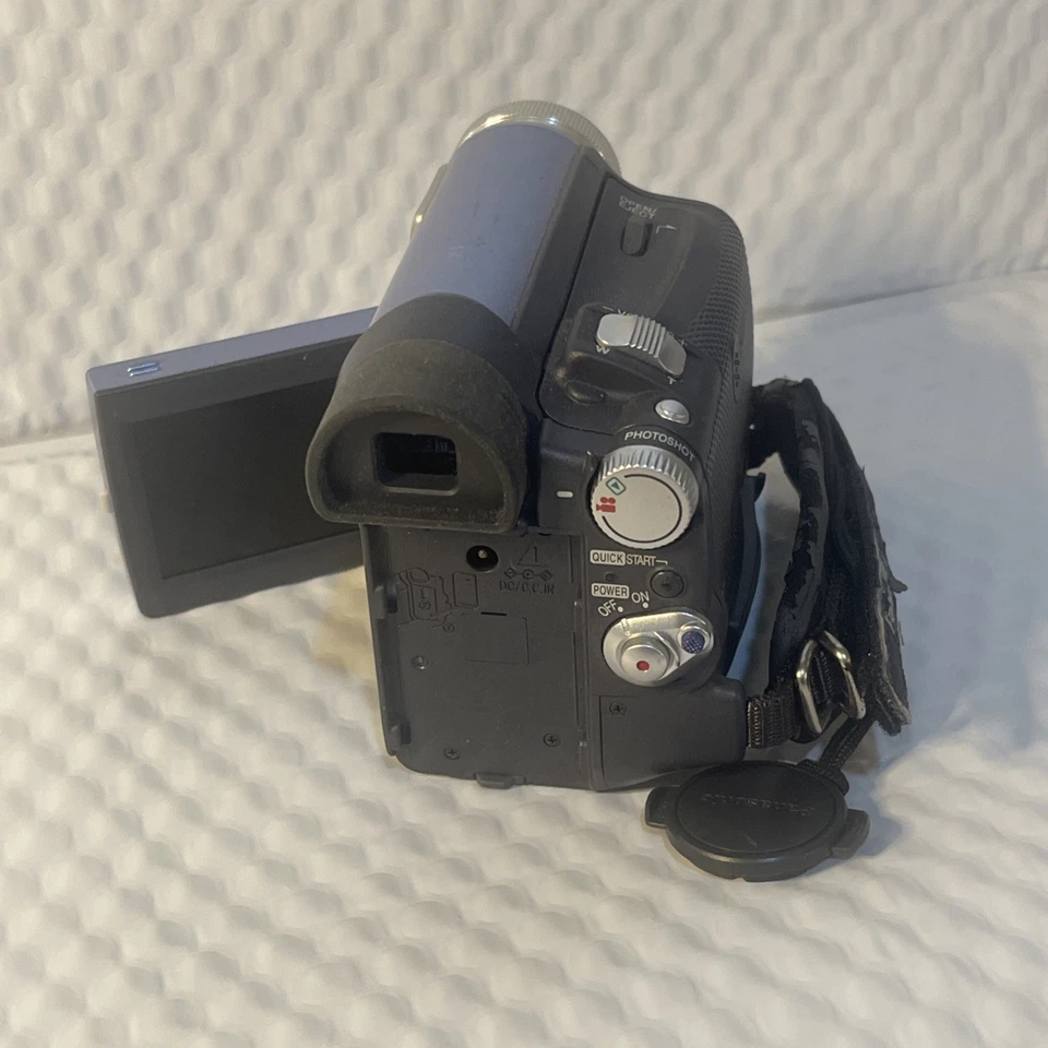 PANASONIC PV-GS12 Mini DV Hybrid Camcorder 20x Zoom Untested As Is! - Image 4 of 4