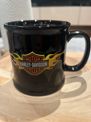 2002 Harley Davidson Relief Mug EUC 16 oz schwarz mit geprägtem Logo & Flammen