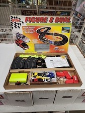 Artin Figure 8 Dual Slot Car Set Battery Operated Complete