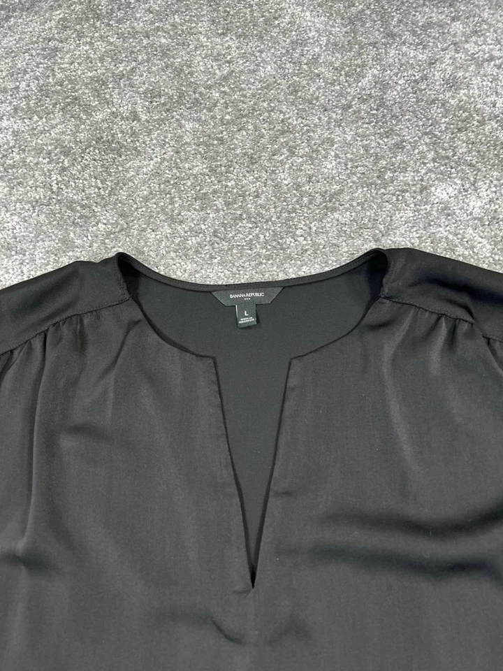 Camiseta sin mangas Banana Republic grande negra satinada para mujer Foto 2 de 4