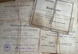 Urkunde Nachlass 1.WK Freikorps Baltenkreuz Kurland Medaille EK2 Garde Regiment