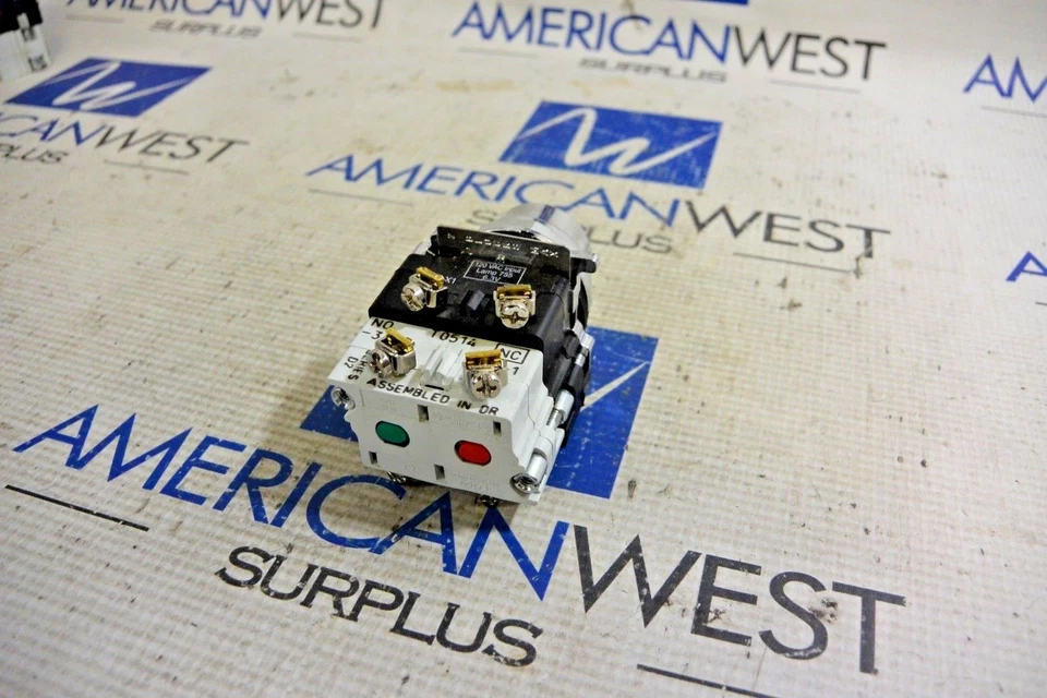 NEW EATON Cutler Hammer PILOT LIGHT 10250T/91000T No Lens - Image 4 of 4